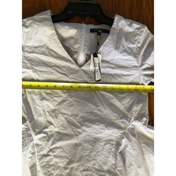 Romeo & Juliet Couture Medium Deep V Neck Blouse Bell Sleeves Multicolor NWT NEW - Picture 7 of 10